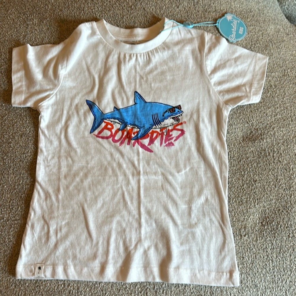 Boardies shark shirt size 4-5 - brand new